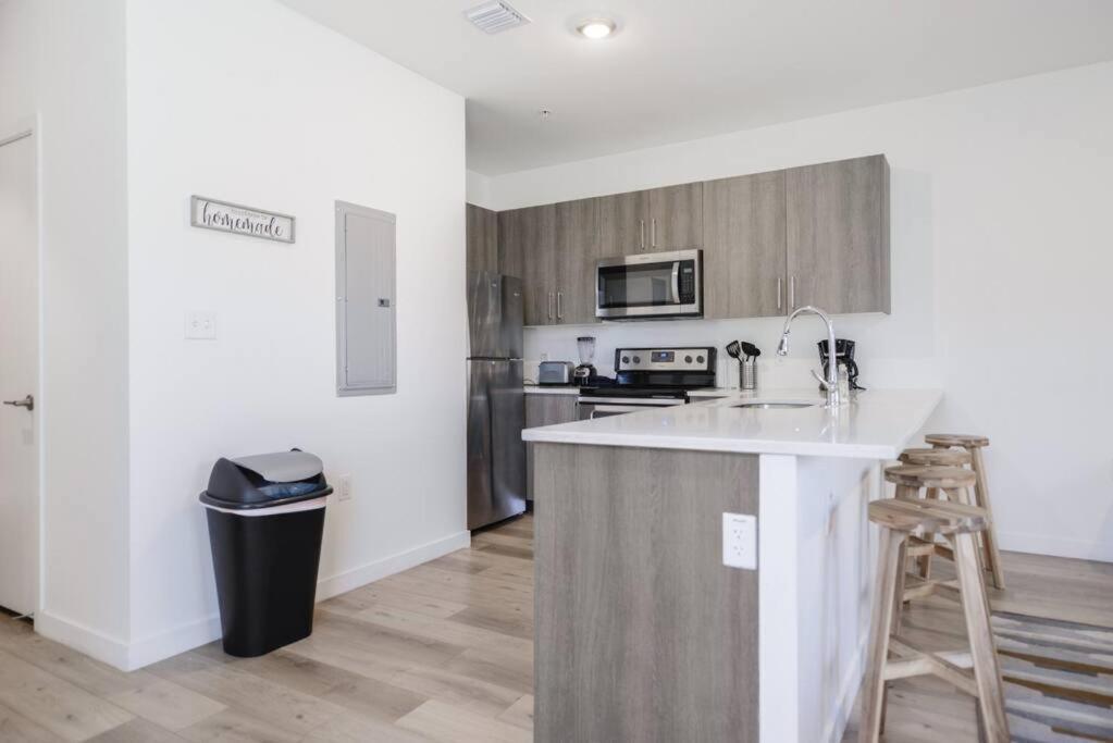 Amazing Town House 15 Min From The Beach Wfree Parking Villa Miami Exterior foto