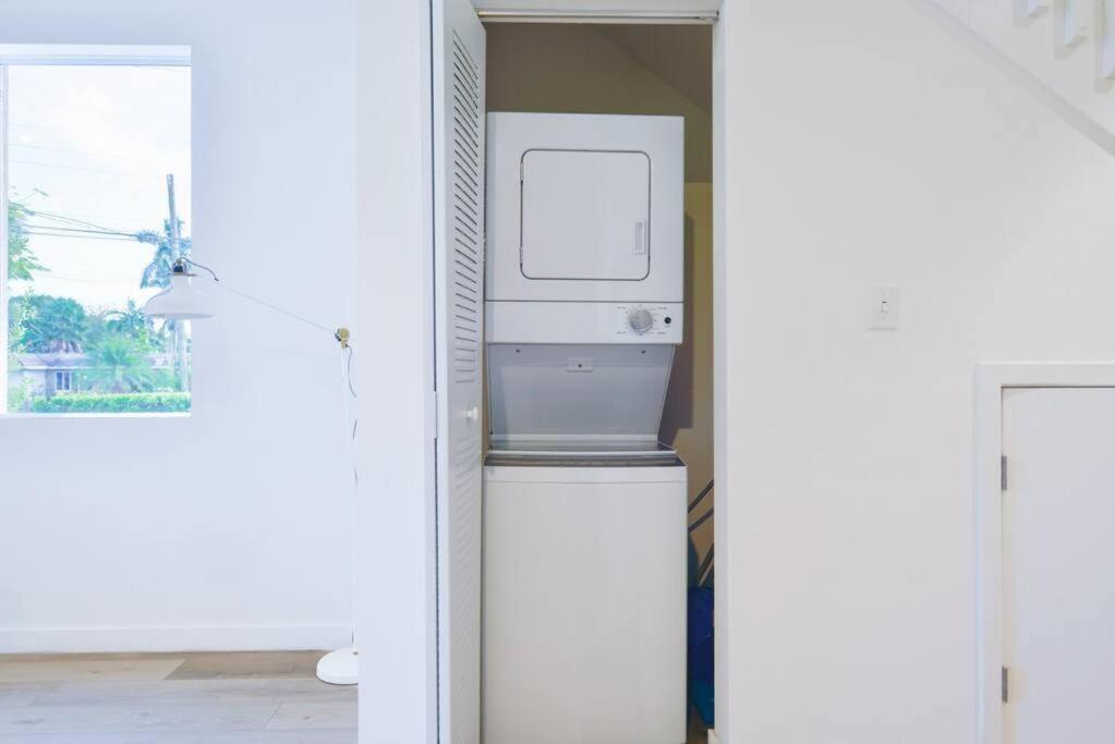 Amazing Town House 15 Min From The Beach Wfree Parking Villa Miami Exterior foto