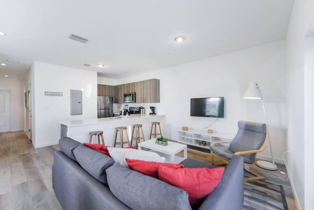 Amazing Town House 15 Min From The Beach Wfree Parking Villa Miami Exterior foto