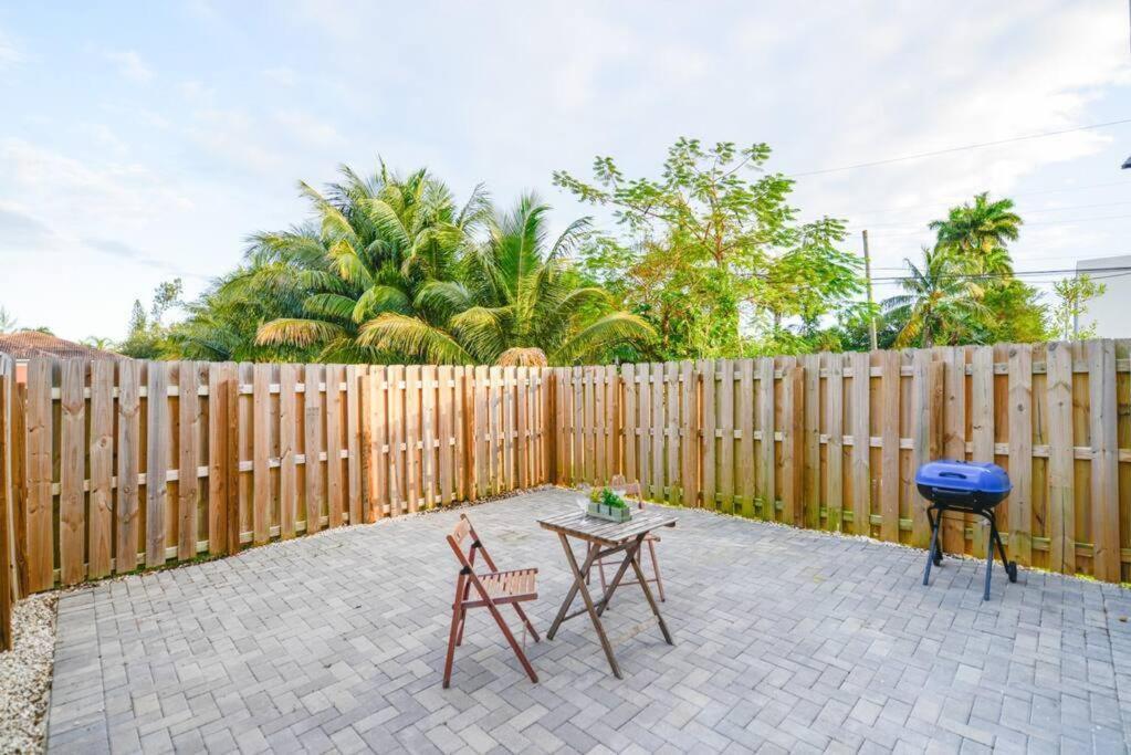 Amazing Town House 15 Min From The Beach Wfree Parking Villa Miami Exterior foto